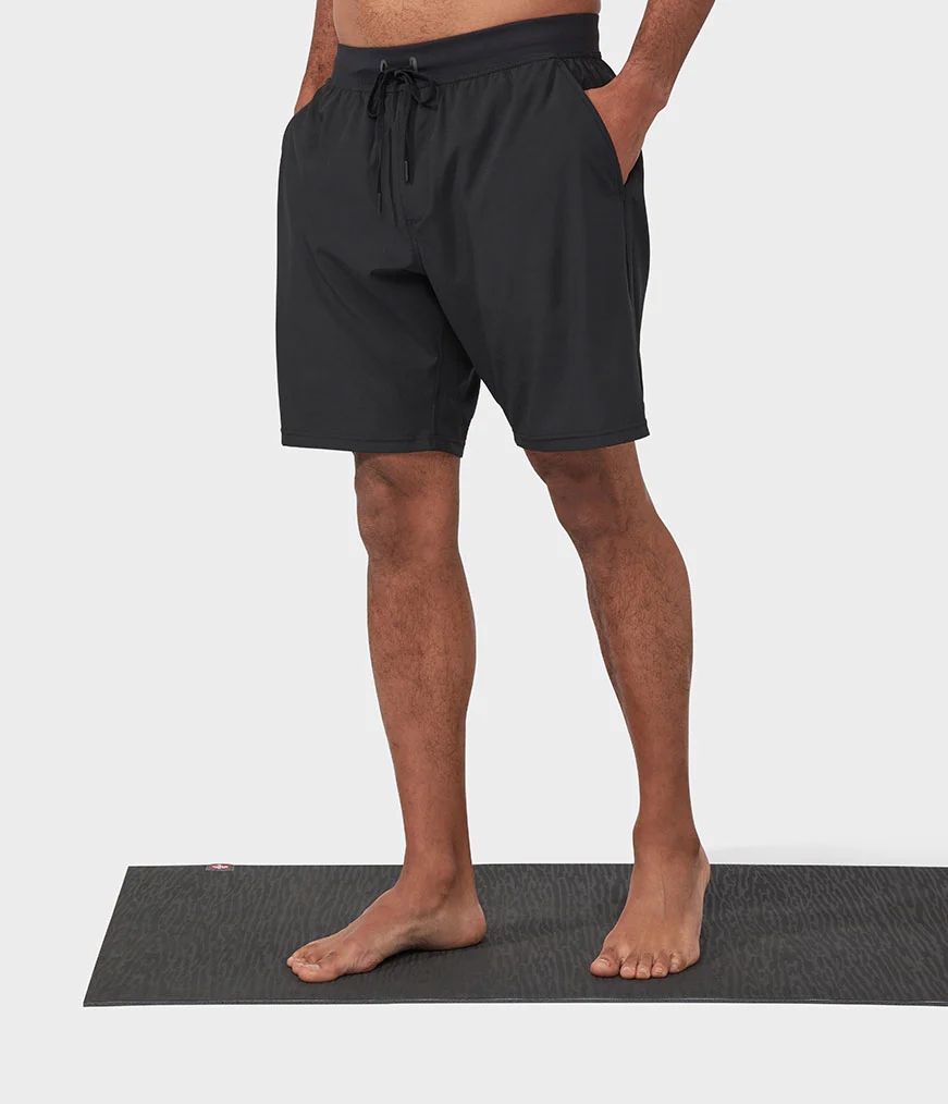 Men\'s Manduka AGILITY Shorts Black | 6305681